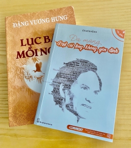 Hai tác phẩm đoạt giải thưởng Hội Nhà văn HN 2021. Ảnh Việt Chiến