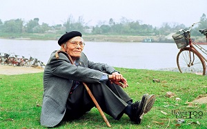 Nhà thơ Hoàng Cầm ( 1922 - 2010)