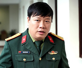 Nhà văn Phùng Văn Khai - P. Tổng biên tập Tạp chí Văn nghệ Quân đội