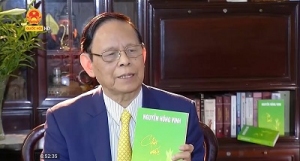 Nhà báo, Nhà thơ, Tiến sĩ Nguyễn Hồng Vinh